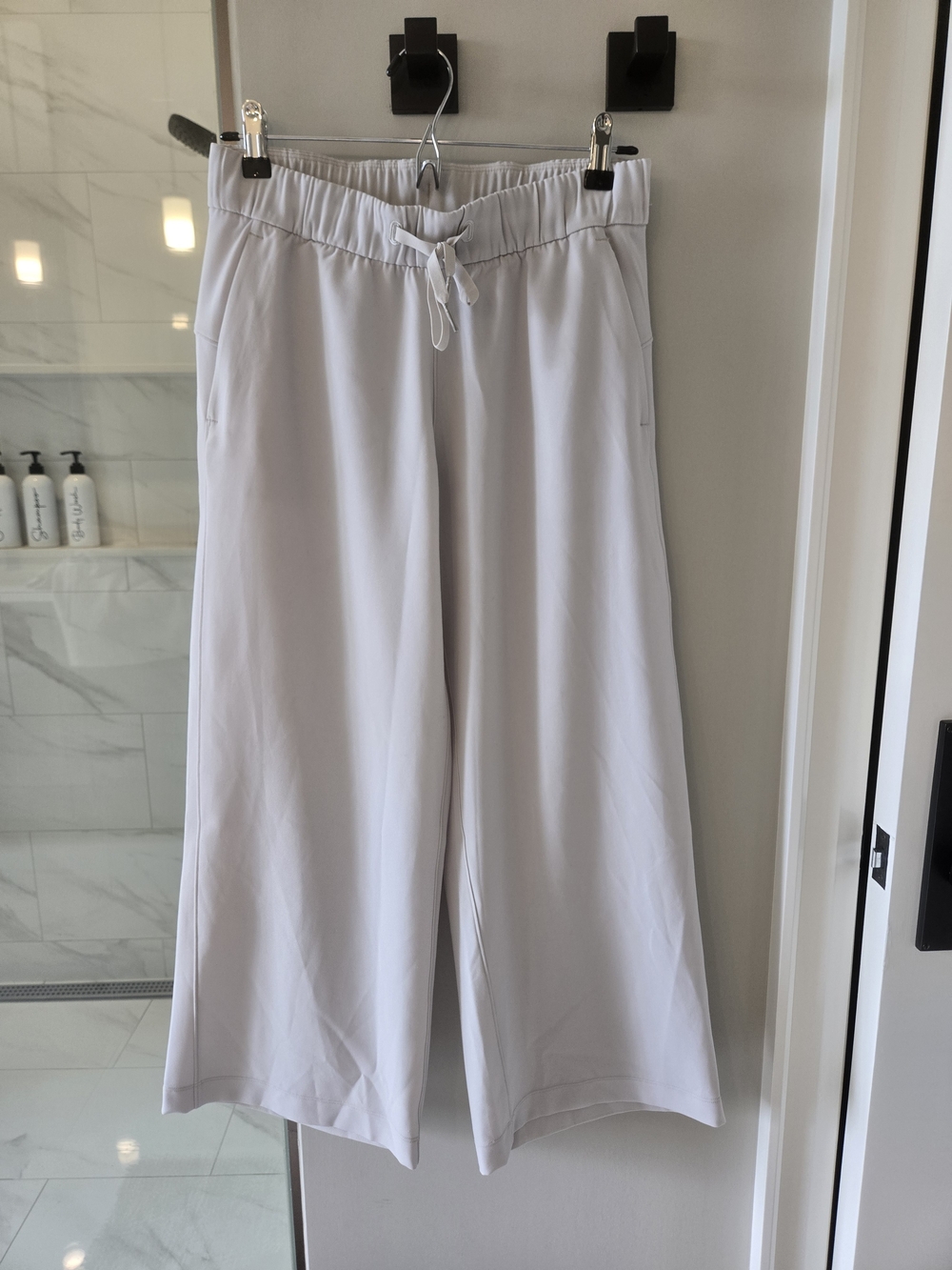 lululemon athletica Light Gray Wide-Leg Capris